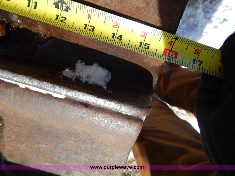 image for item I1159 1998 Caterpillar D3C dozer