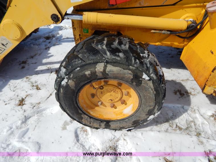 image for item I1160 2001 Komatsu WB140 backhoe