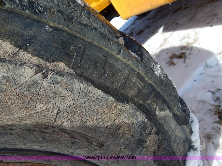 image for item I1160 2001 Komatsu WB140 backhoe