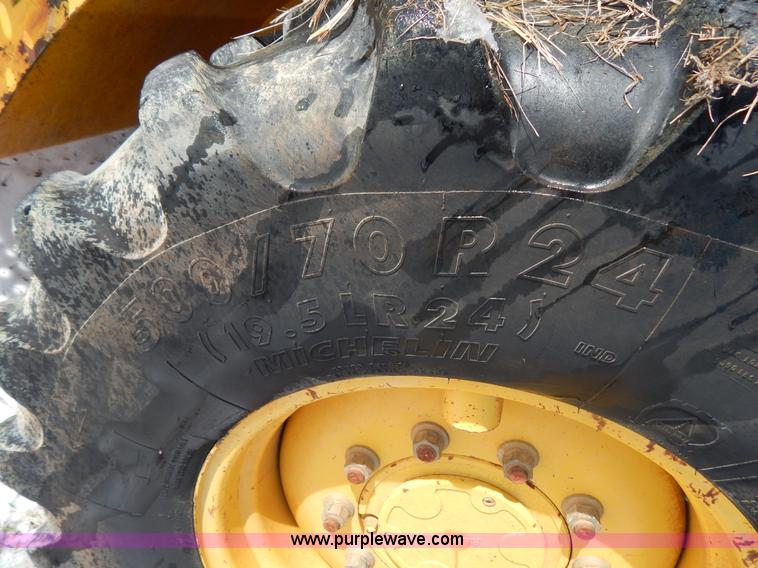 image for item I1160 2001 Komatsu WB140 backhoe