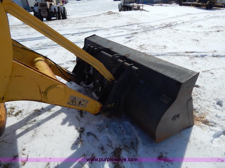 image for item I1160 2001 Komatsu WB140 backhoe