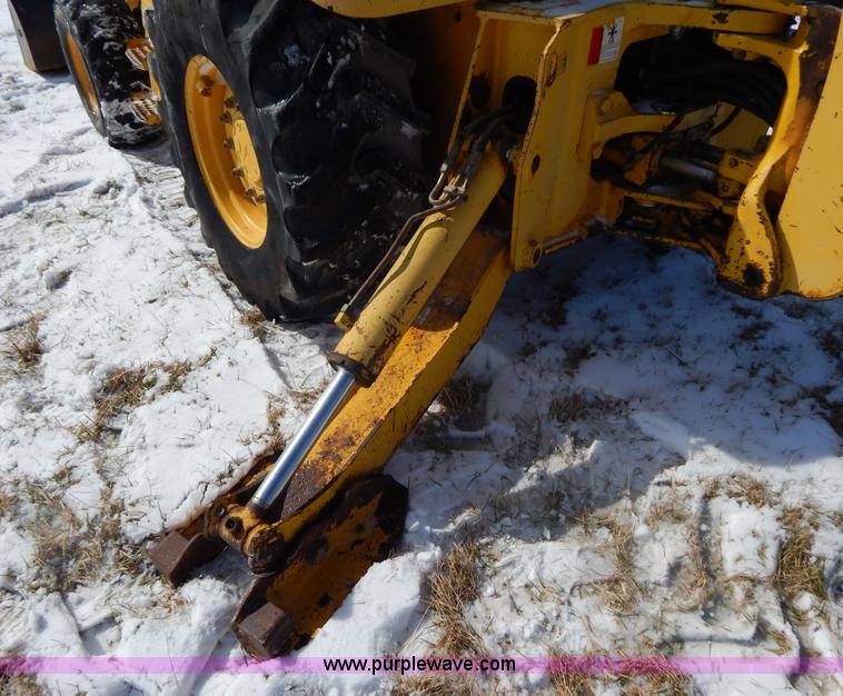 image for item I1160 2001 Komatsu WB140 backhoe