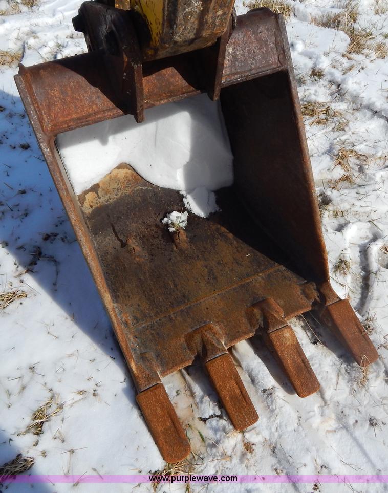 image for item I1160 2001 Komatsu WB140 backhoe