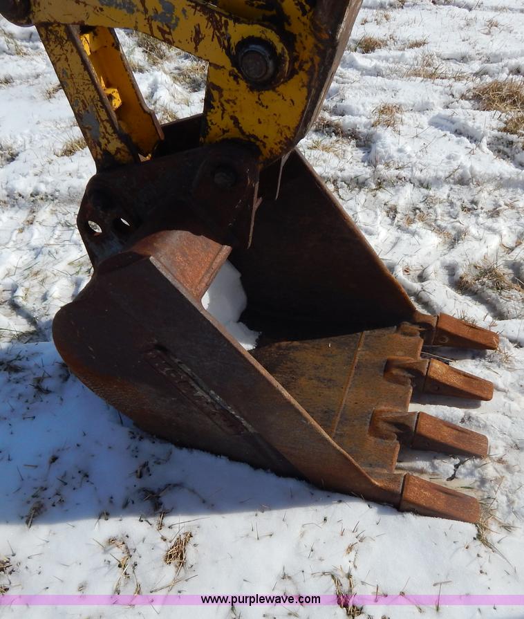 image for item I1160 2001 Komatsu WB140 backhoe