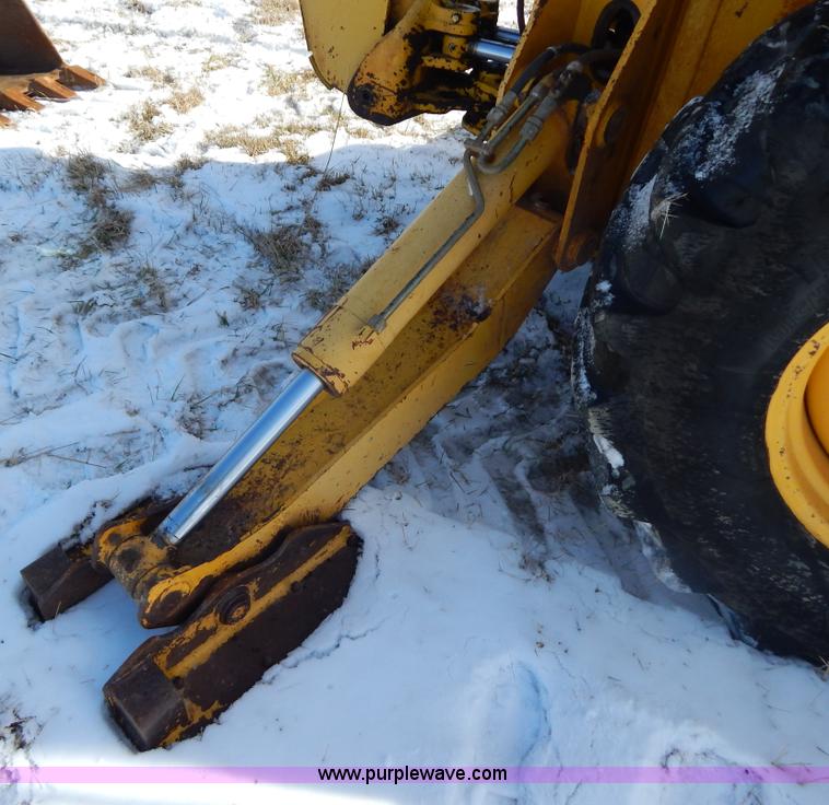 image for item I1160 2001 Komatsu WB140 backhoe