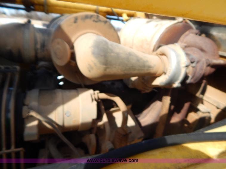 image for item I1160 2001 Komatsu WB140 backhoe