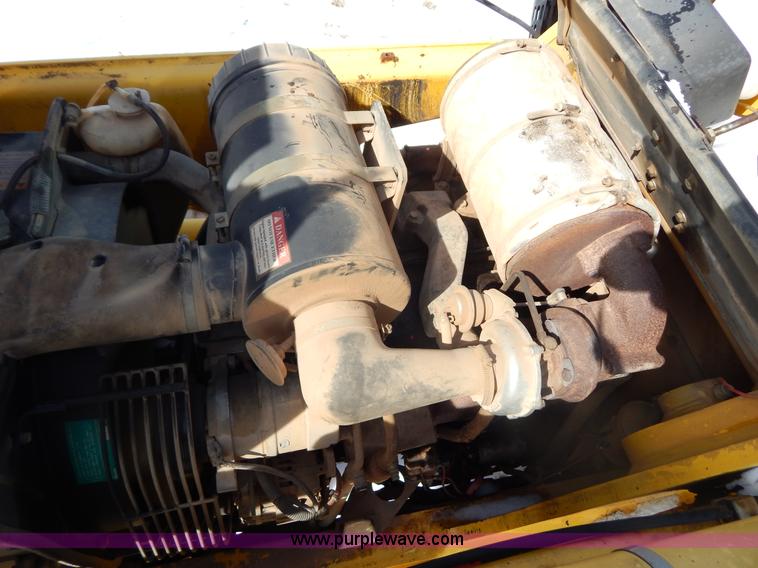 image for item I1160 2001 Komatsu WB140 backhoe