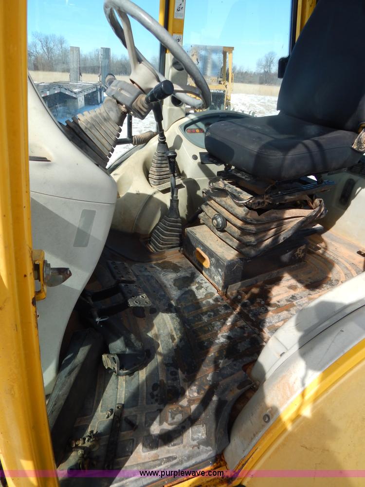 image for item I1160 2001 Komatsu WB140 backhoe