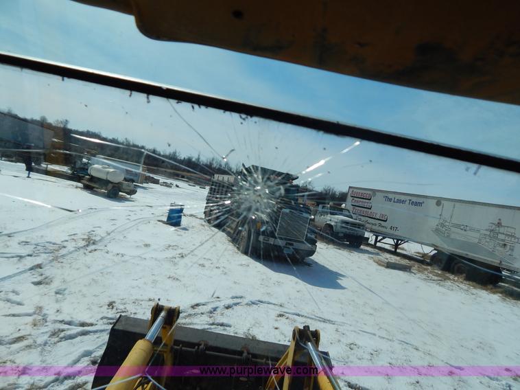 image for item I1160 2001 Komatsu WB140 backhoe