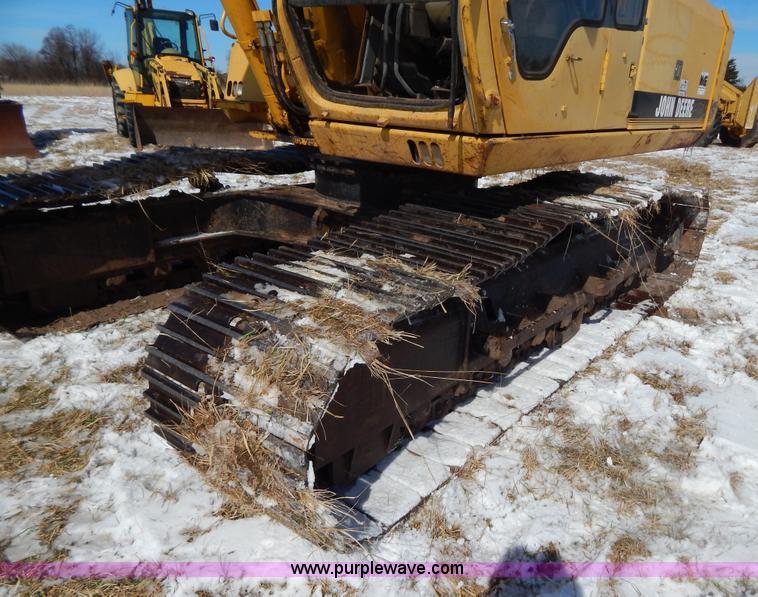 image for item I1162 1998 John Deere 690E LC excavator