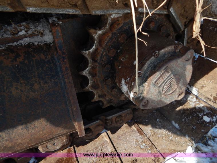 image for item I1162 1998 John Deere 690E LC excavator