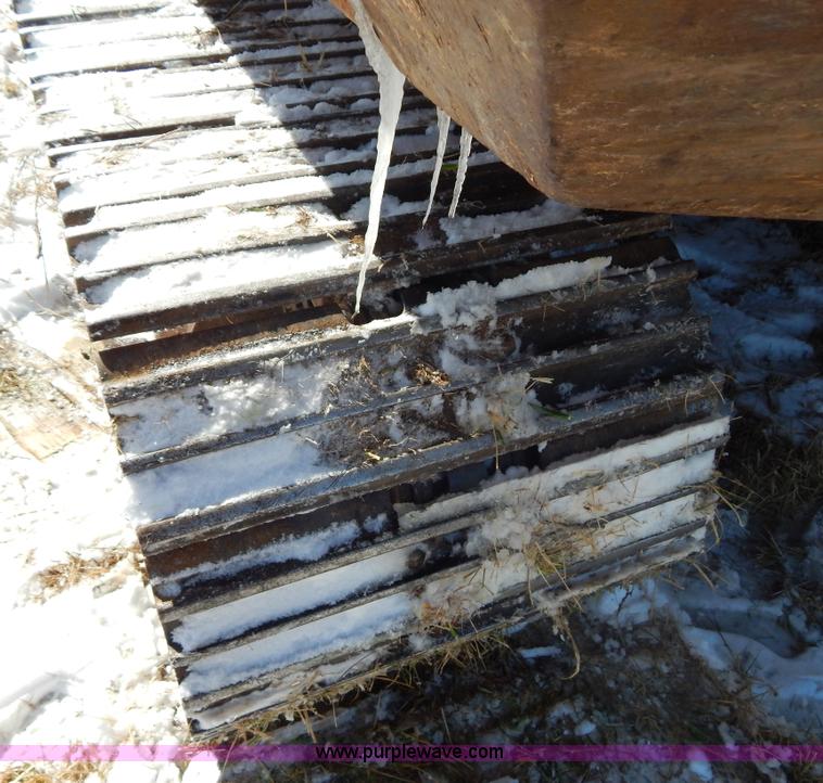 image for item I1162 1998 John Deere 690E LC excavator