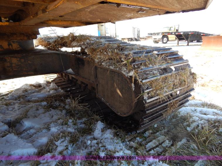 image for item I1162 1998 John Deere 690E LC excavator