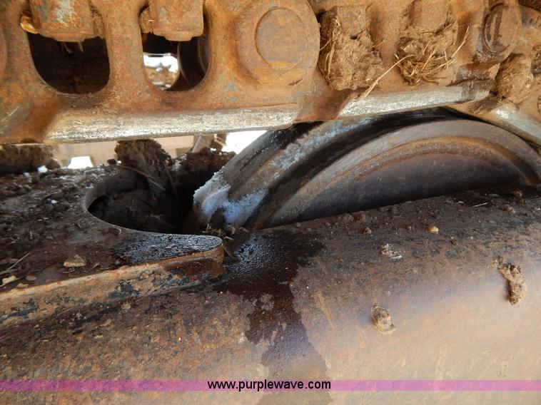 image for item I1162 1998 John Deere 690E LC excavator