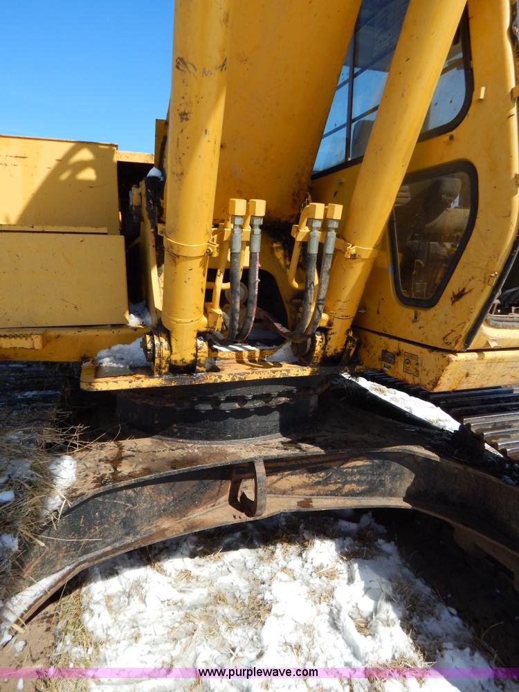 image for item I1162 1998 John Deere 690E LC excavator