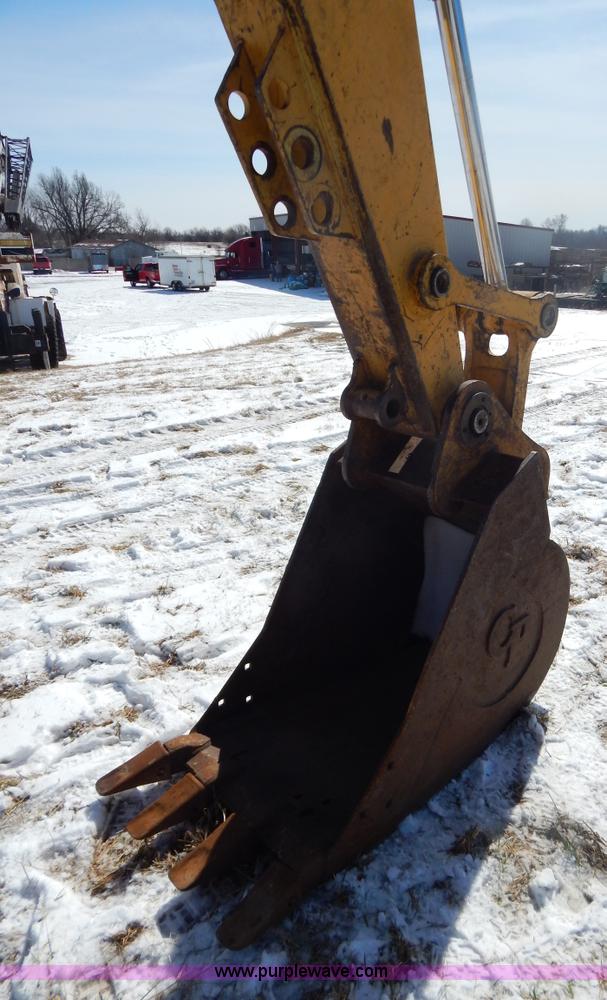 image for item I1162 1998 John Deere 690E LC excavator