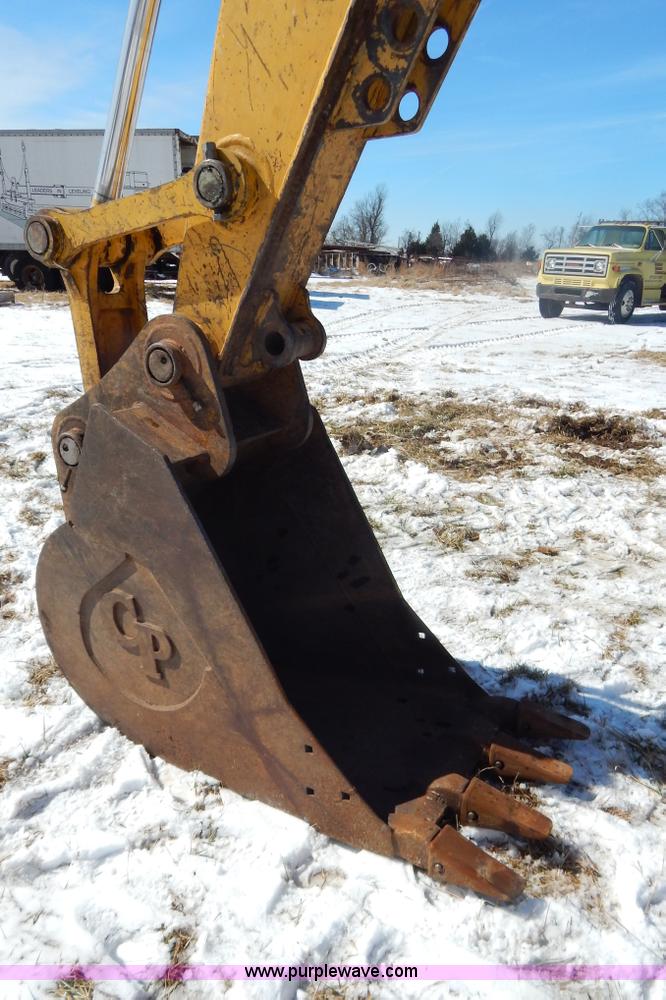 image for item I1162 1998 John Deere 690E LC excavator