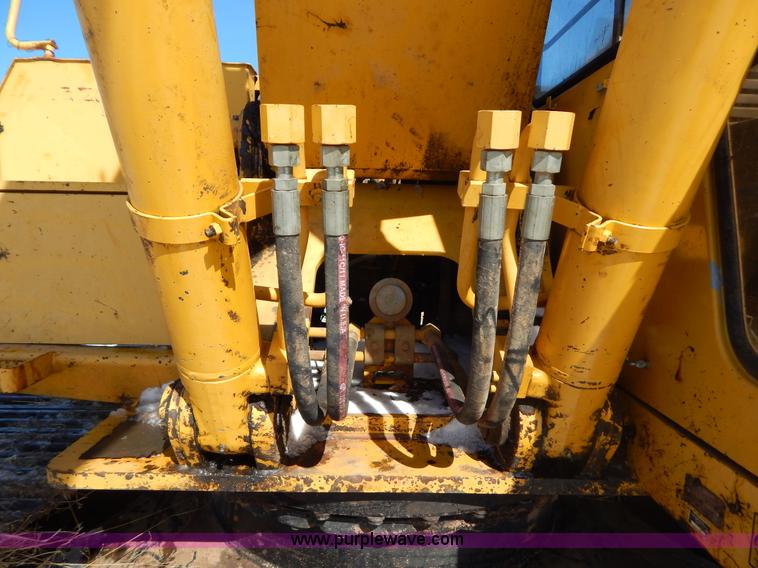 image for item I1162 1998 John Deere 690E LC excavator