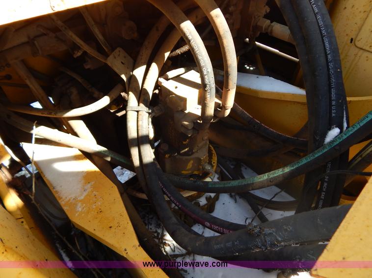 image for item I1162 1998 John Deere 690E LC excavator