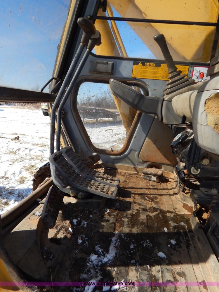 image for item I1162 1998 John Deere 690E LC excavator