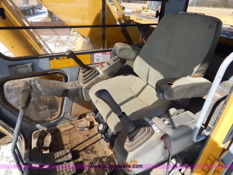 image for item I1162 1998 John Deere 690E LC excavator