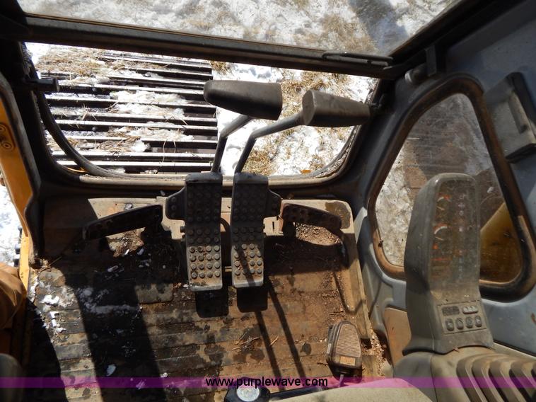 image for item I1162 1998 John Deere 690E LC excavator