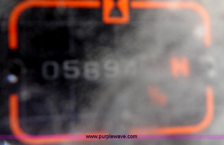 image for item I1162 1998 John Deere 690E LC excavator