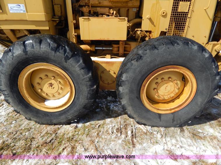 image for item I1163 1974 Caterpillar 140G articulated motor grader