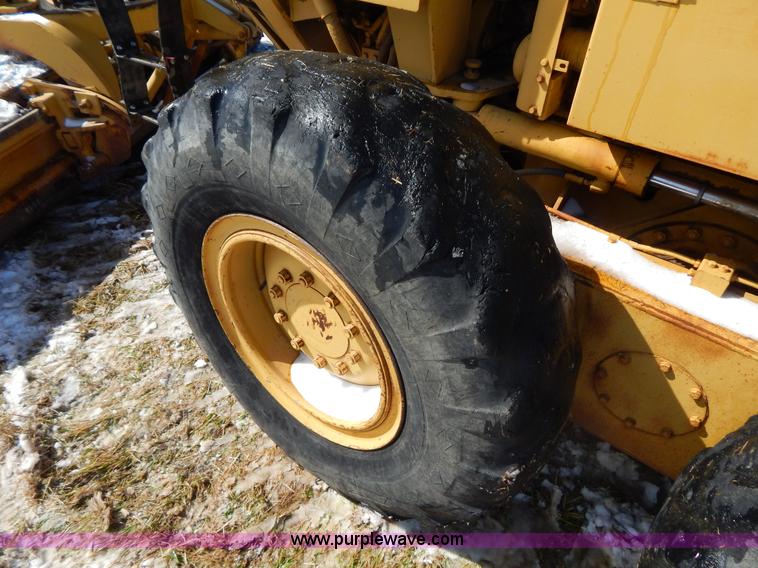image for item I1163 1974 Caterpillar 140G articulated motor grader