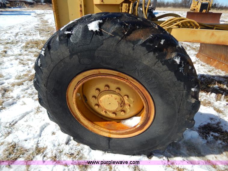 image for item I1163 1974 Caterpillar 140G articulated motor grader