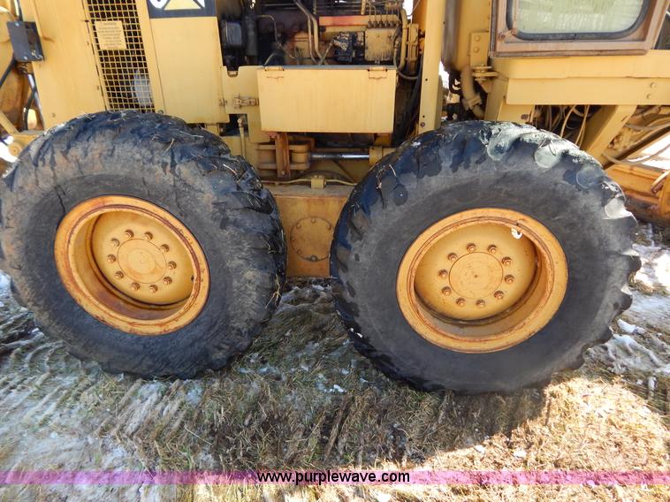 image for item I1163 1974 Caterpillar 140G articulated motor grader