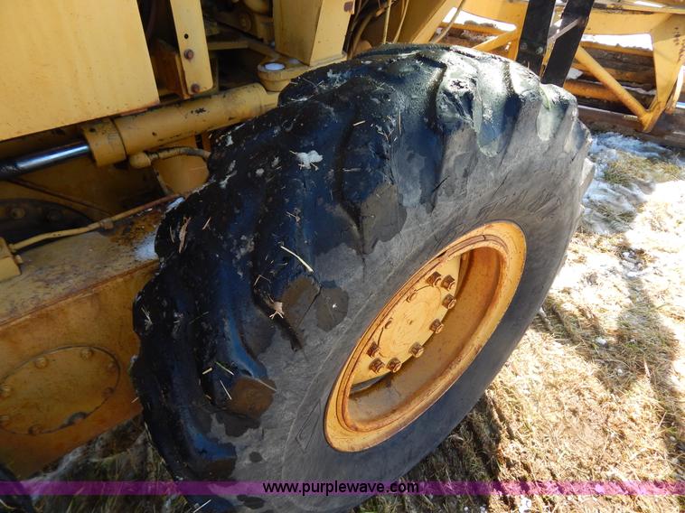 image for item I1163 1974 Caterpillar 140G articulated motor grader