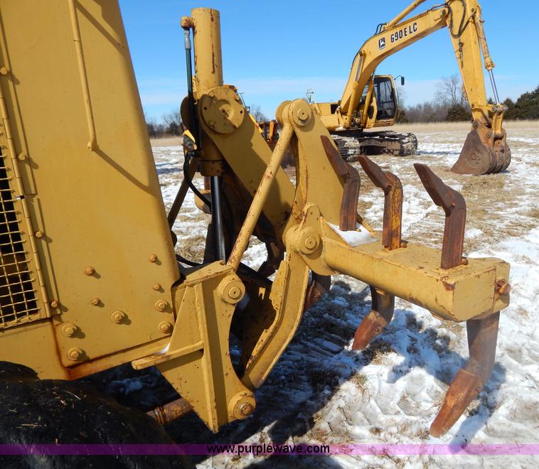 image for item I1163 1974 Caterpillar 140G articulated motor grader