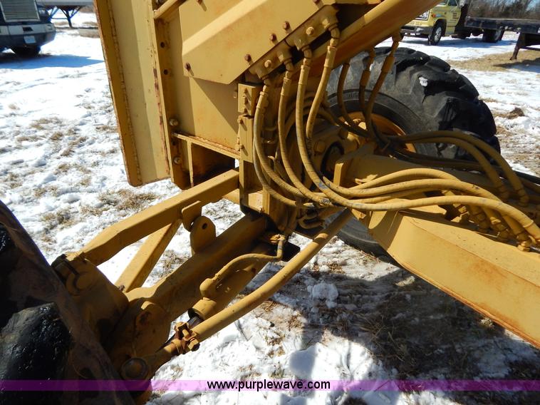 image for item I1163 1974 Caterpillar 140G articulated motor grader