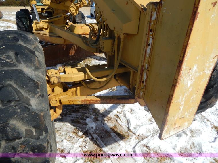 image for item I1163 1974 Caterpillar 140G articulated motor grader
