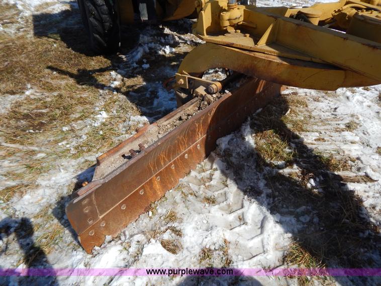 image for item I1163 1974 Caterpillar 140G articulated motor grader