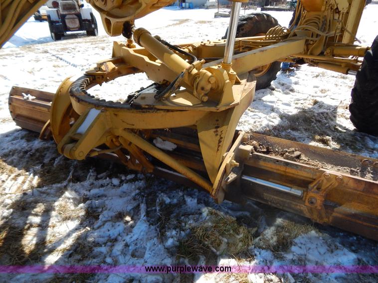 image for item I1163 1974 Caterpillar 140G articulated motor grader