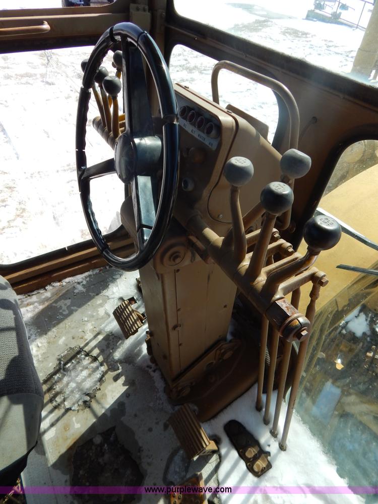 image for item I1163 1974 Caterpillar 140G articulated motor grader