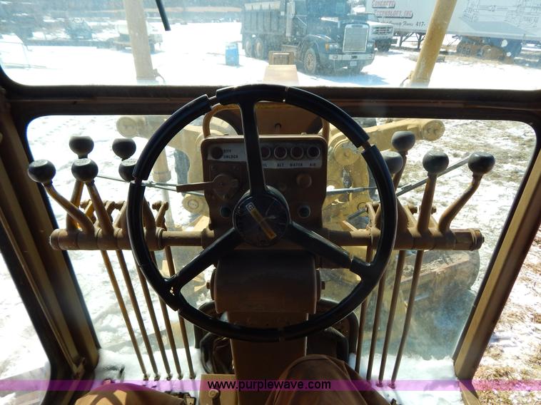 image for item I1163 1974 Caterpillar 140G articulated motor grader