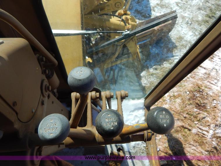 image for item I1163 1974 Caterpillar 140G articulated motor grader