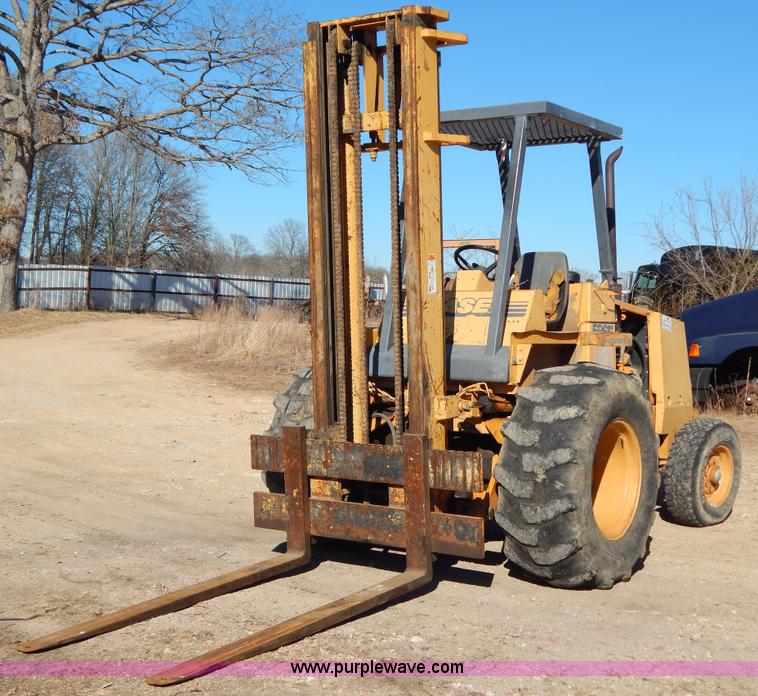 image for item I1170 Case 586E Construction King rough terrain forklift