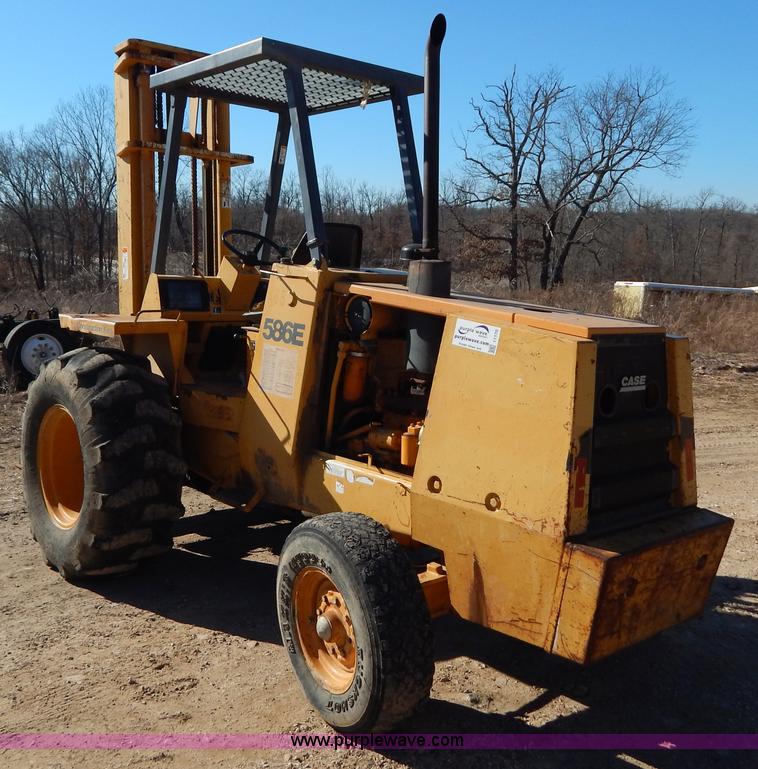 image for item I1170 Case 586E Construction King rough terrain forklift