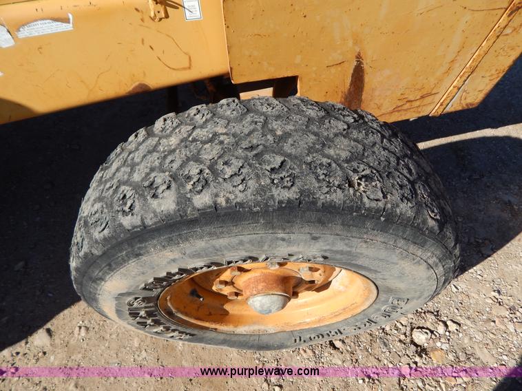 image for item I1170 Case 586E Construction King rough terrain forklift