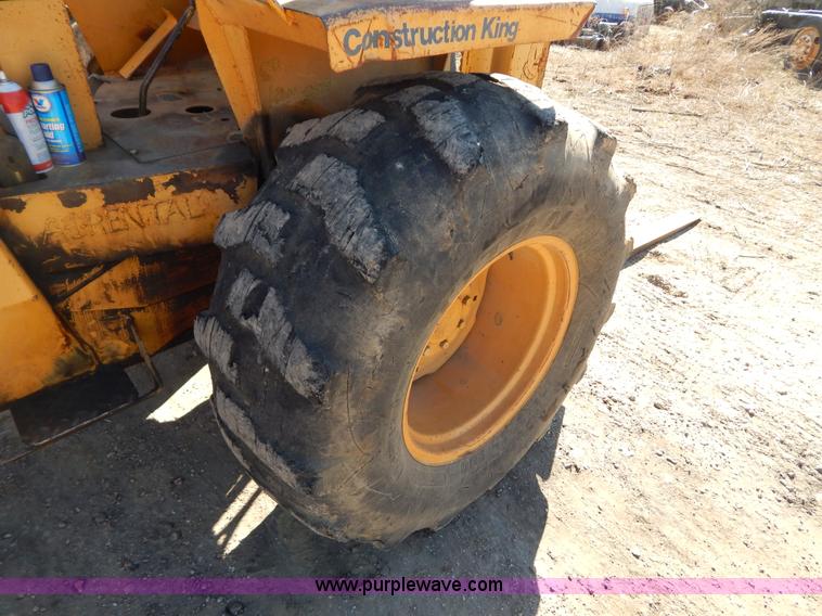 image for item I1170 Case 586E Construction King rough terrain forklift