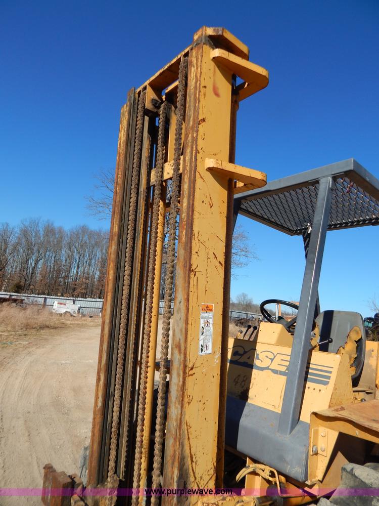 image for item I1170 Case 586E Construction King rough terrain forklift
