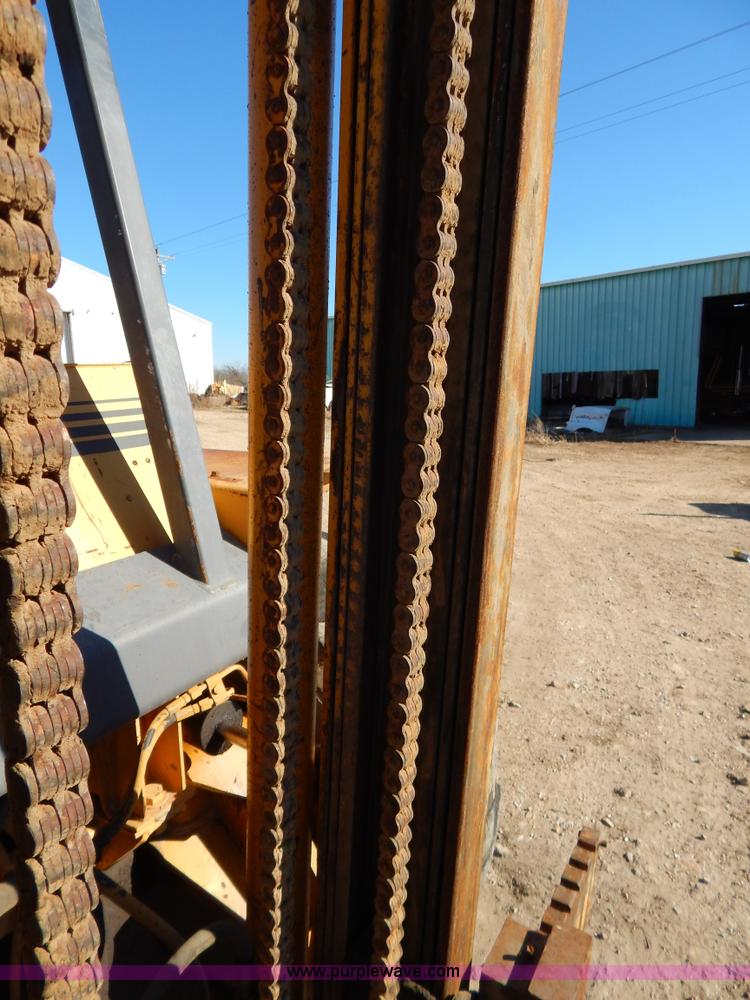image for item I1170 Case 586E Construction King rough terrain forklift