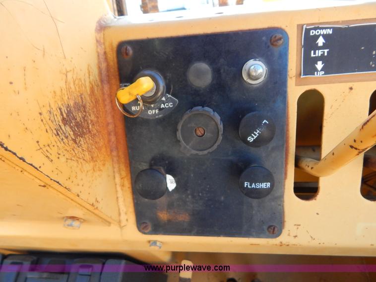 image for item I1170 Case 586E Construction King rough terrain forklift