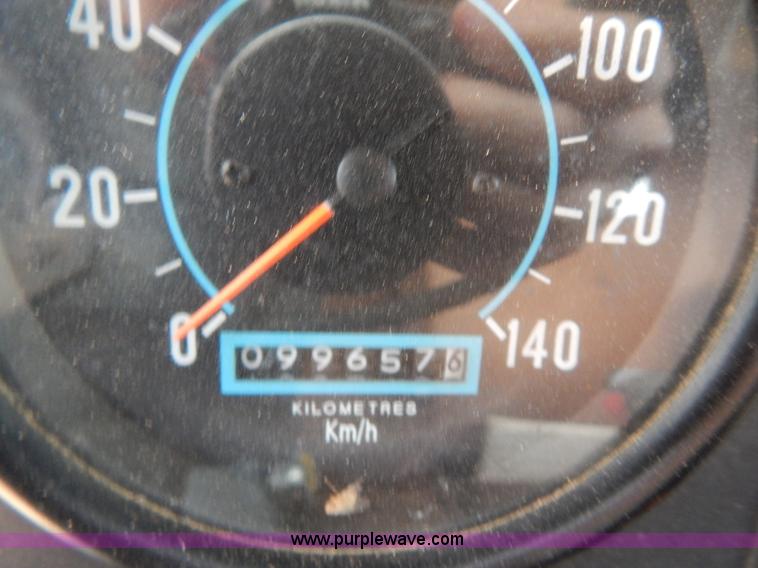 image for item I1187 1986 International F9370 wrecker truck