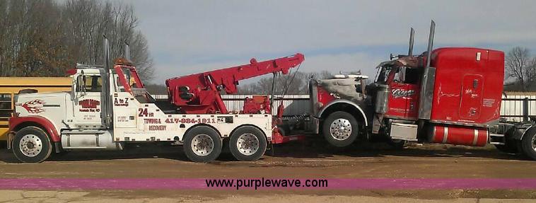 image for item I1187 1986 International F9370 wrecker truck