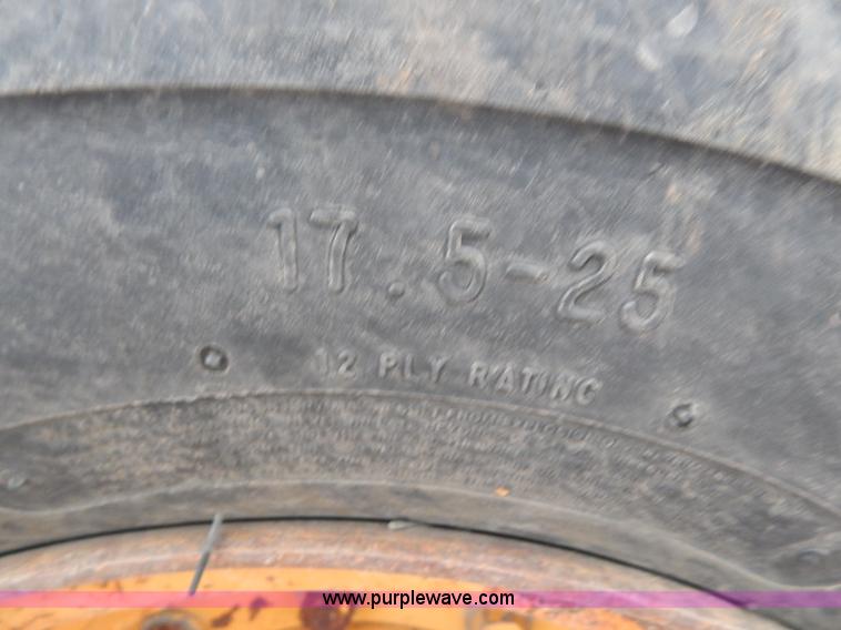 image for item I1193 1999 Case 621C wheel loader